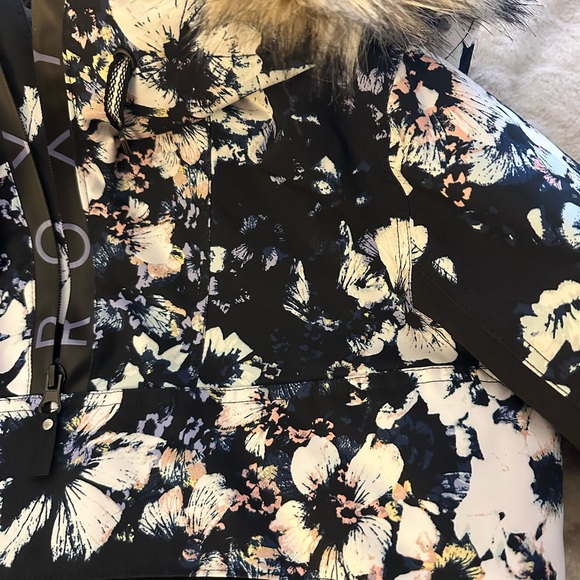 Roxy Women's Hawaiian Shelter Snowboard Jacket Size XS - Picture 11 of 13